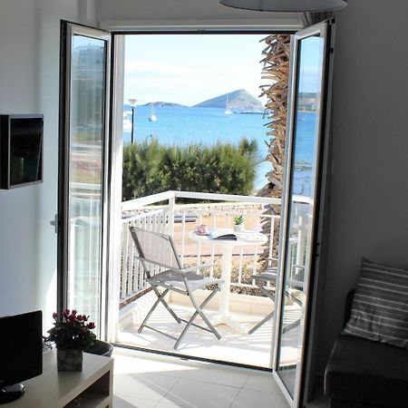 Apartments Mare Blu By The Sea. Porto Rafti Bagian luar foto