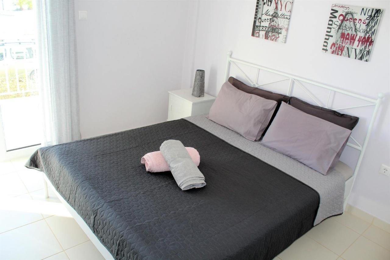 Apartments Mare Blu By The Sea. Porto Rafti Bagian luar foto