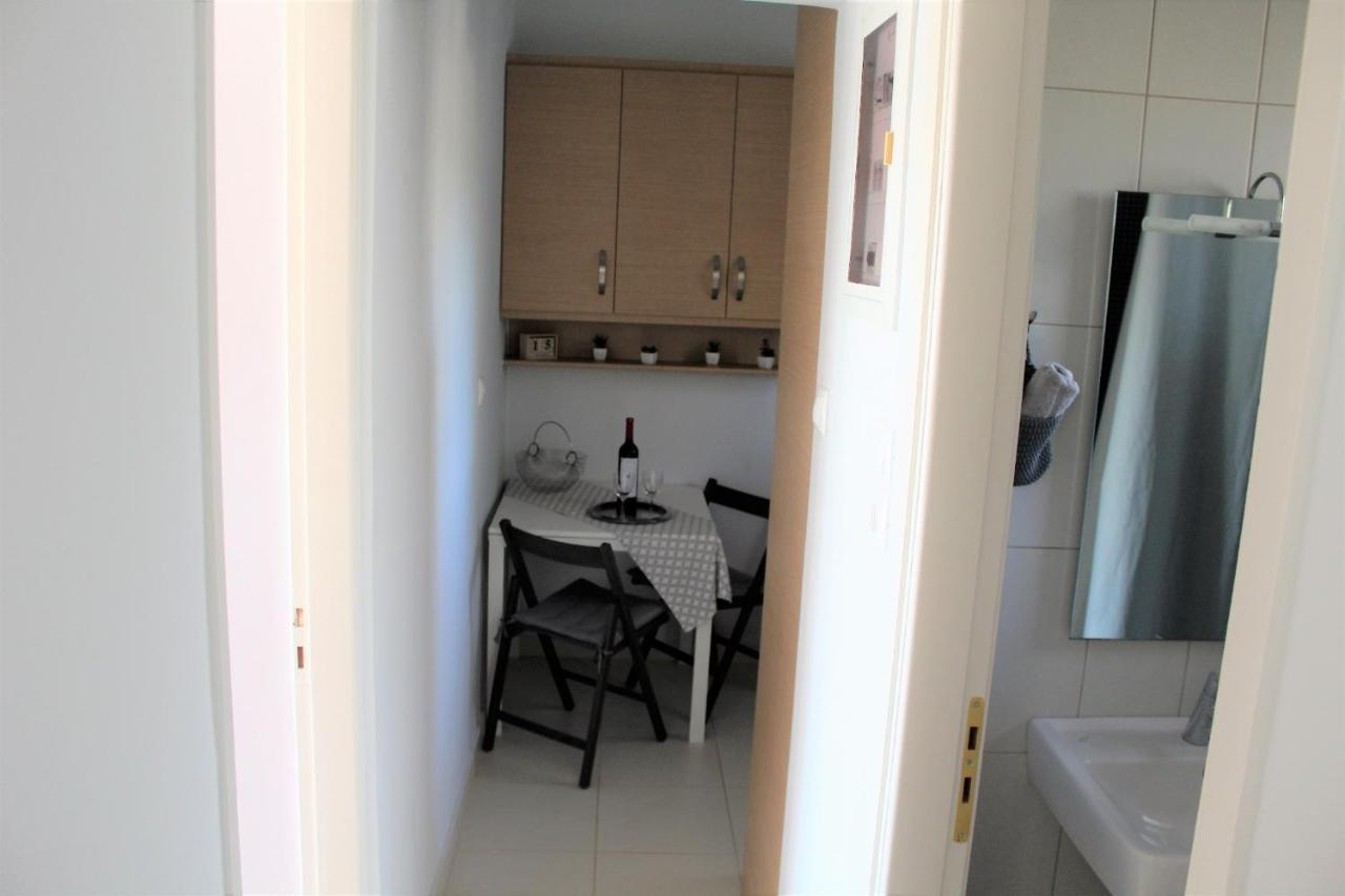 Apartments Mare Blu By The Sea. Porto Rafti Bagian luar foto